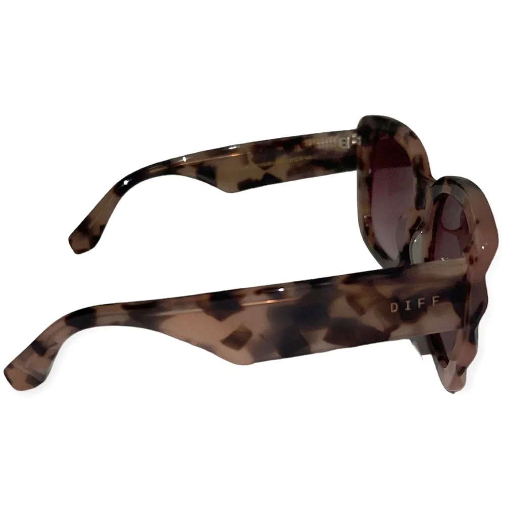 DIFF Dana Sunglasses Himalayan Tortoise Frame Wine Gradient Lenses Oversized NIB